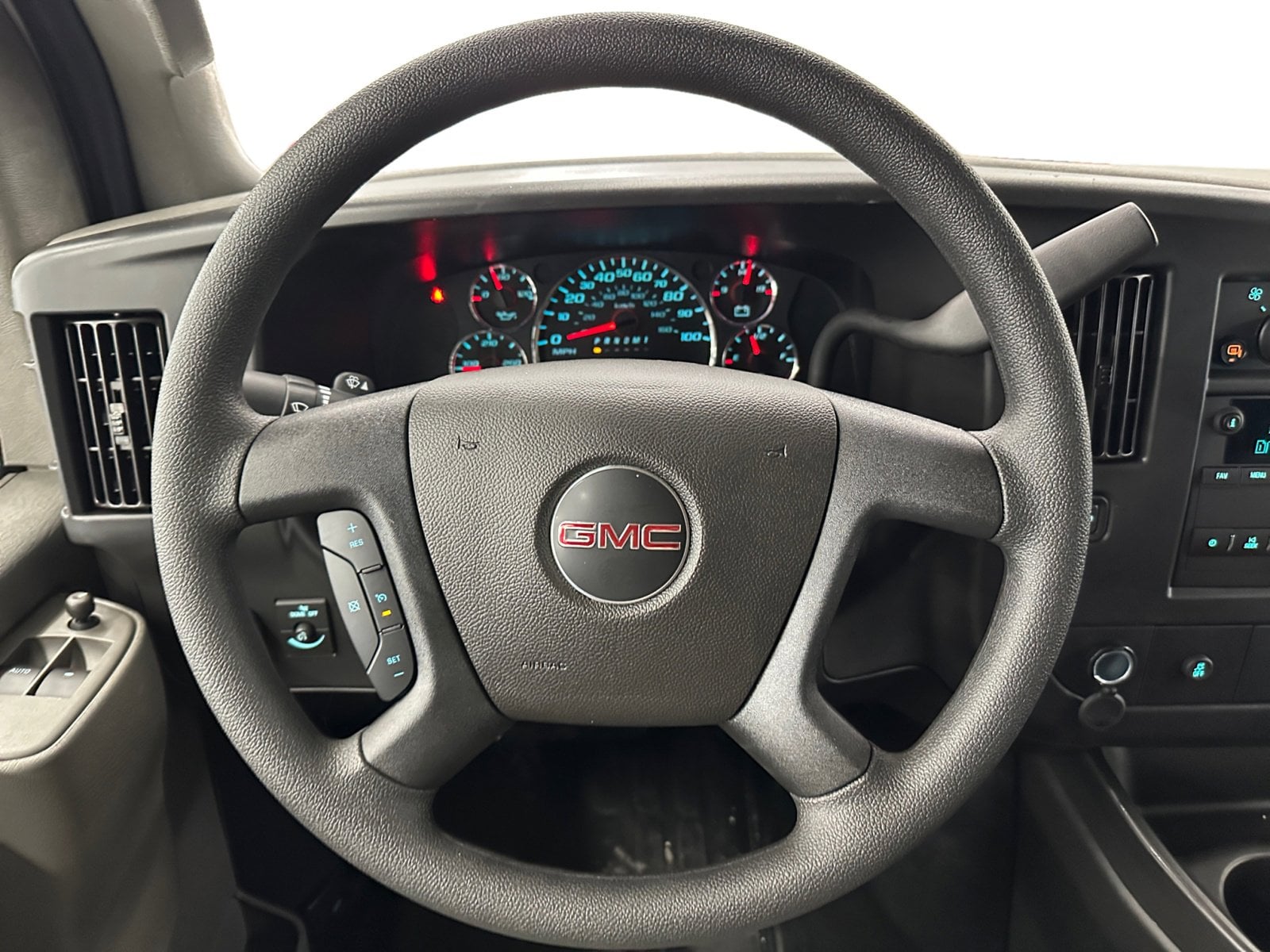 2025 GMC Savana Cargo Work Van - Photo 13