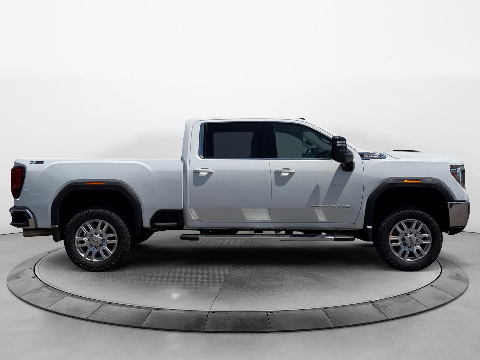2023 GMC Sierra SLE 4WD Crew Cab Standard Box's photo