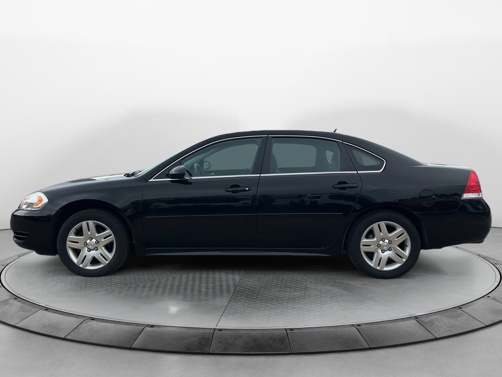 2013 Chevrolet Impala Fleet photo 2