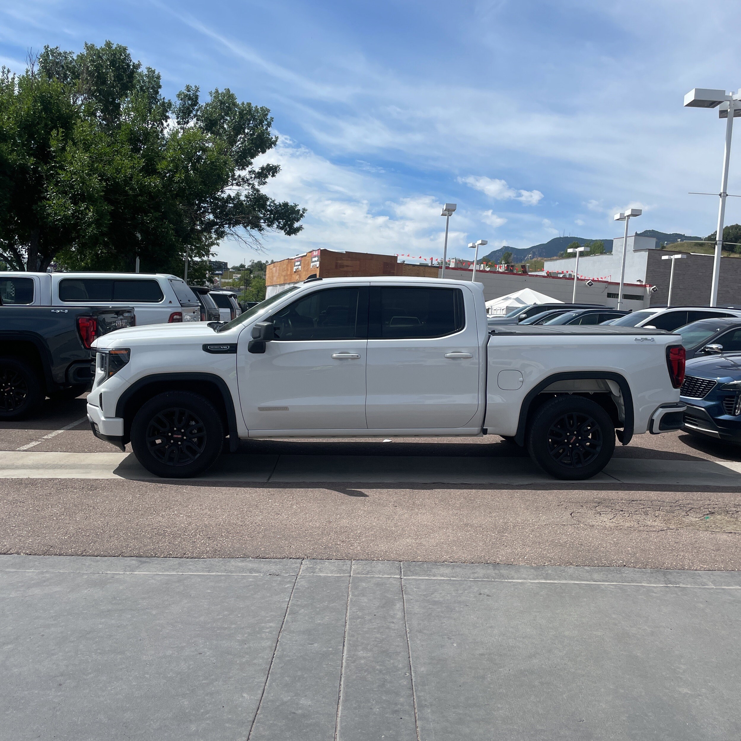 2023 Gmc Sierra 1500 Elevation photo 3