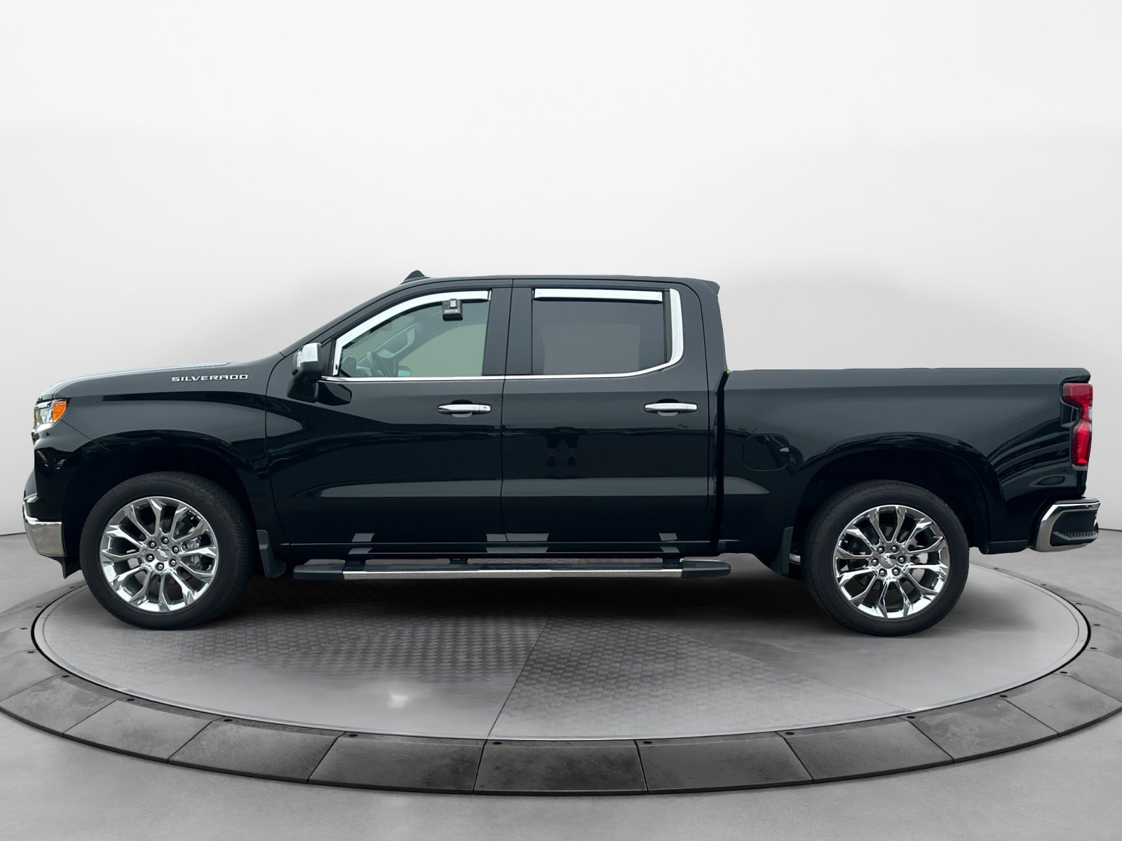 2024 Chevrolet Silverado 1500 LTZ photo 2
