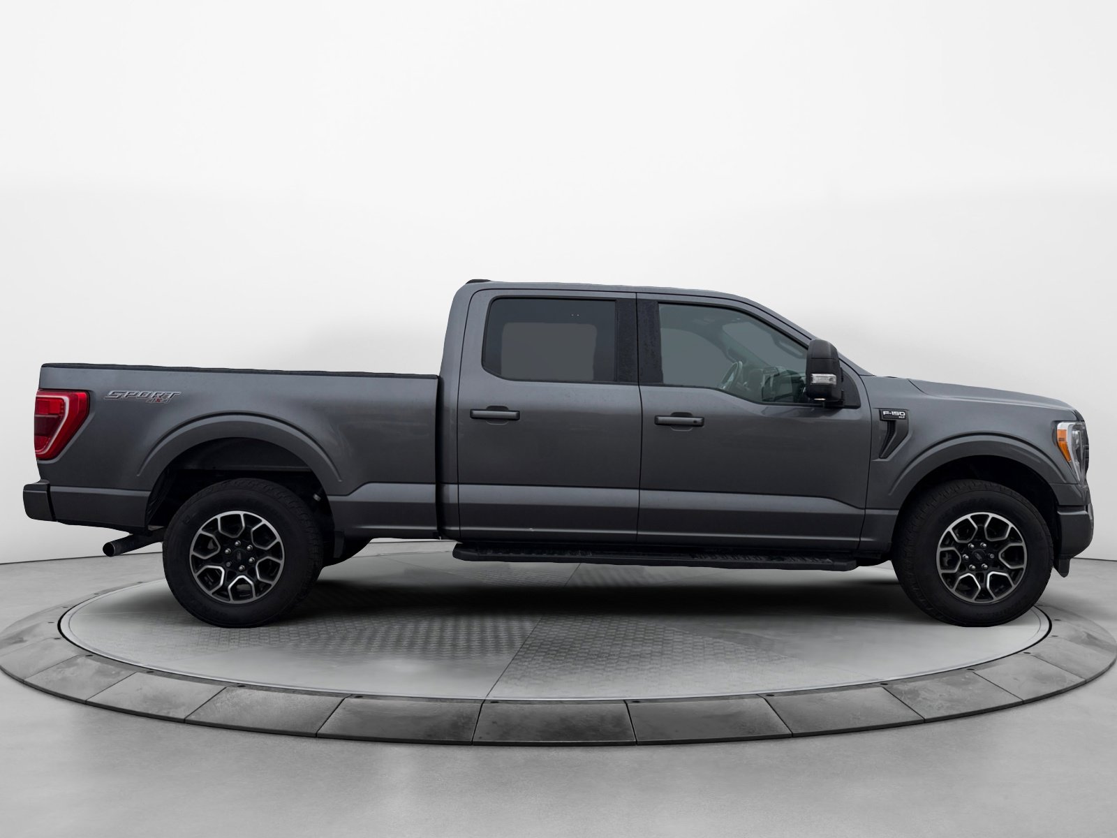 2022 Ford F-150 XL photo 2