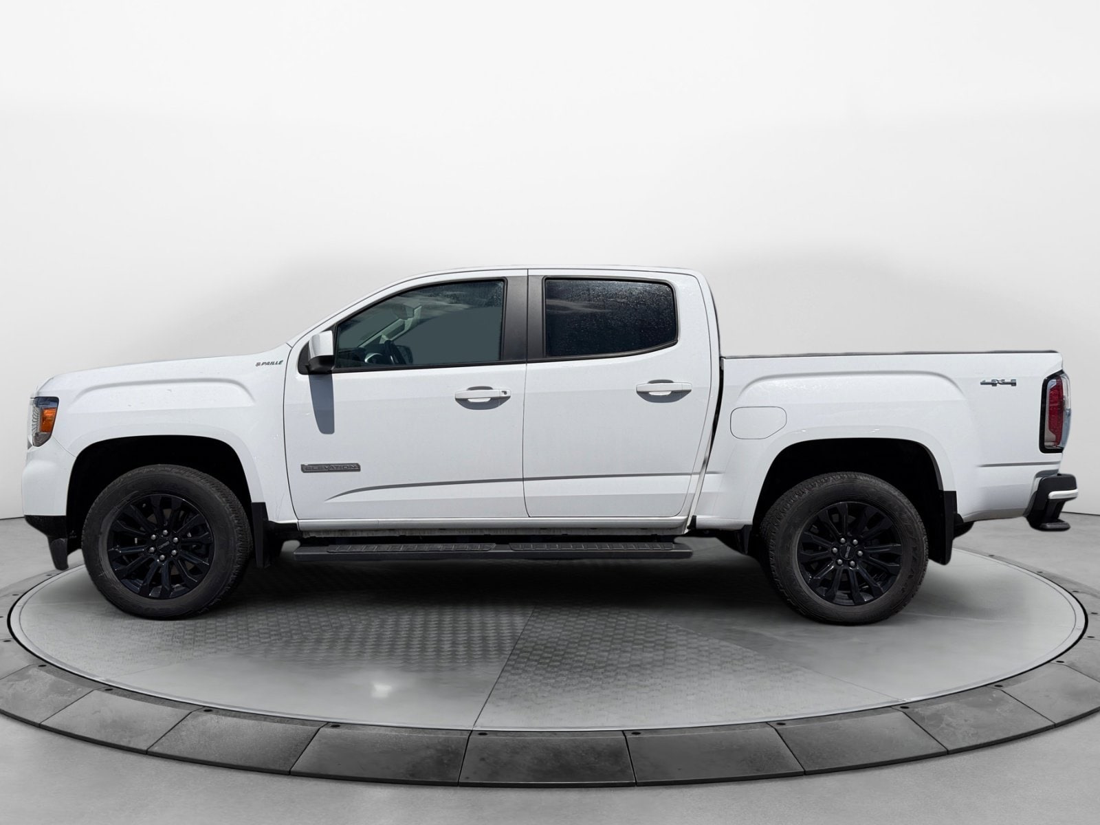 2022 GMC Canyon Elevation 4WD Crew Cab Short Box's photo