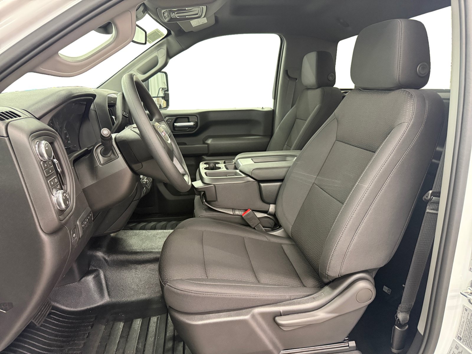 2026 GMC Sierra 3500HD Pro - Photo 9