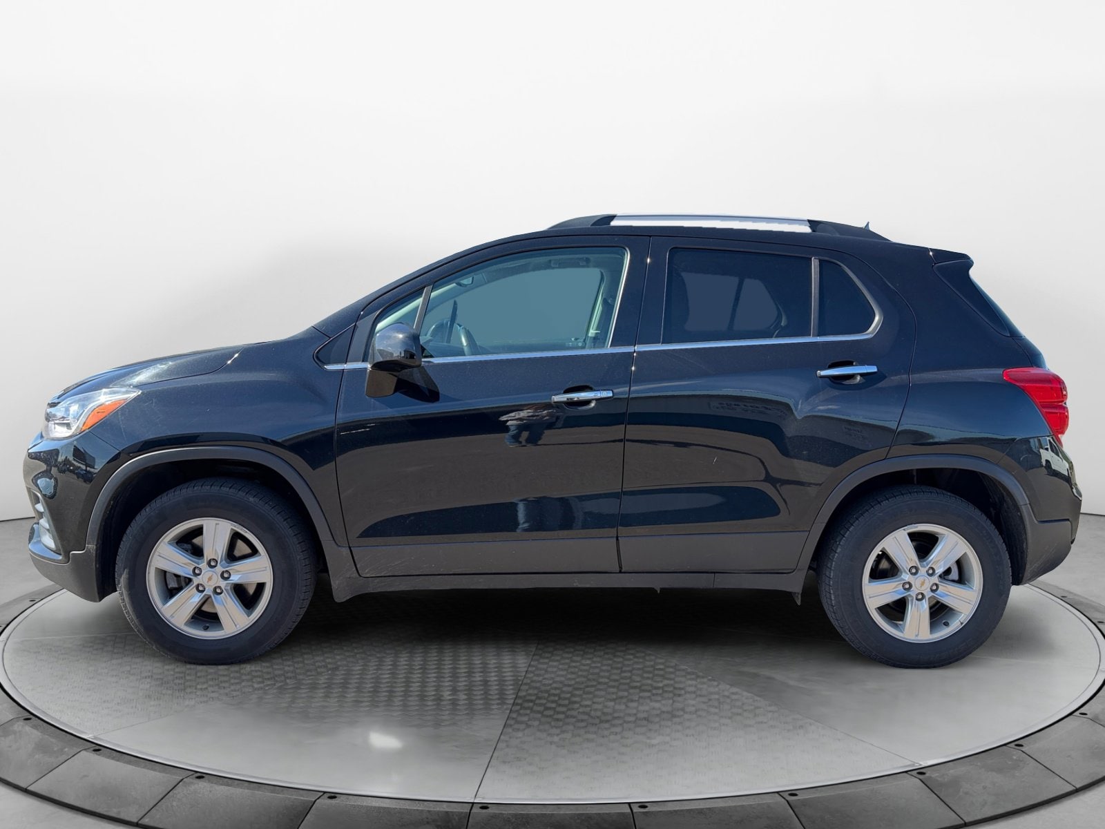Used 2020 Chevrolet Trax LT with VIN KL7CJPSB9LB054954 for sale in Bloomer, WI