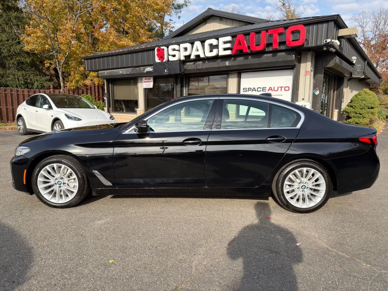 2022 Bmw 530i xDrive photo 2