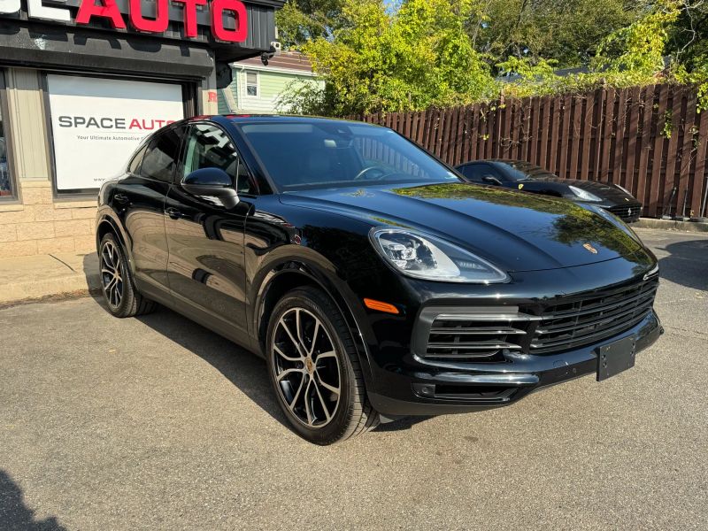 2021 Porsche Cayenne Coupe photo 3