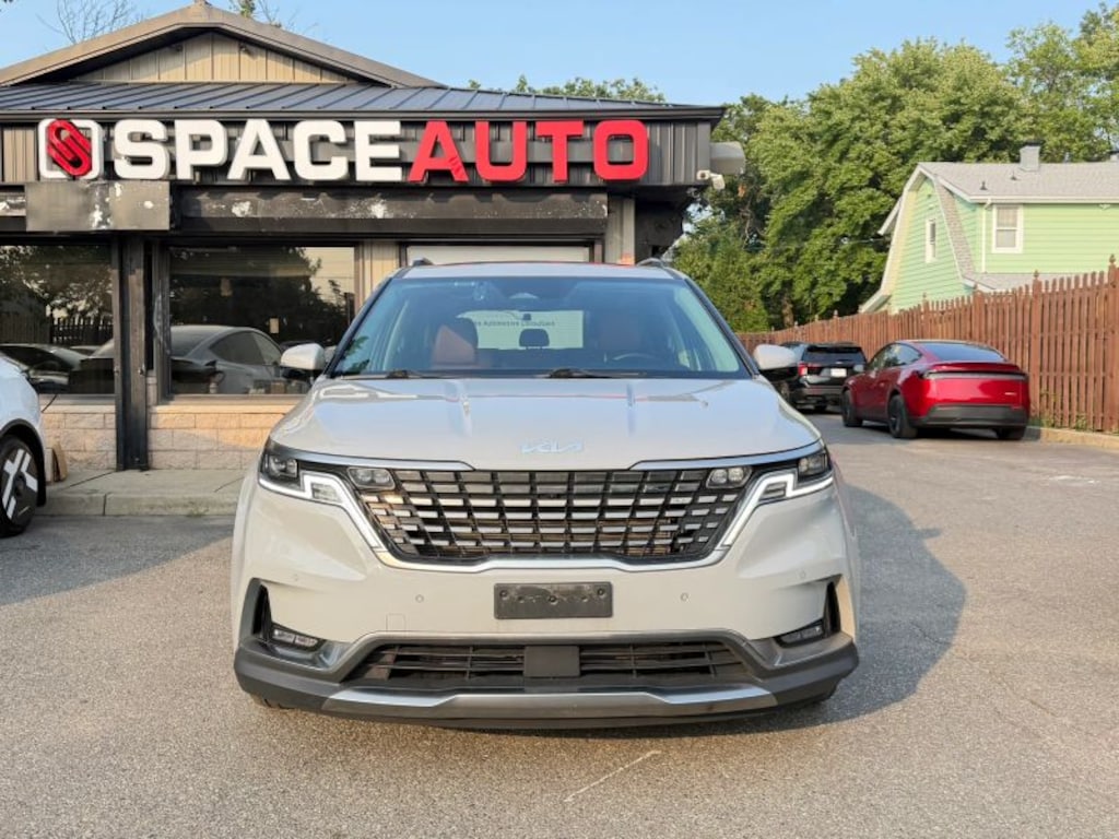 Used 2023 Kia Carnival SX Prestige Minivan 4D Van