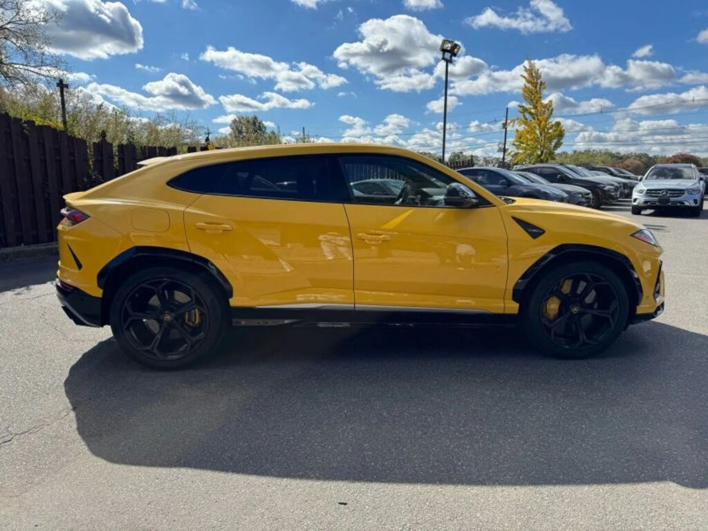 Used 2019 Lamborghini Urus Sport Utility 4D SUV