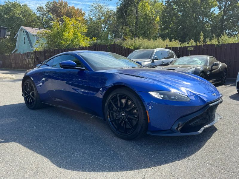 2020 Aston Martin Vantage photo 3