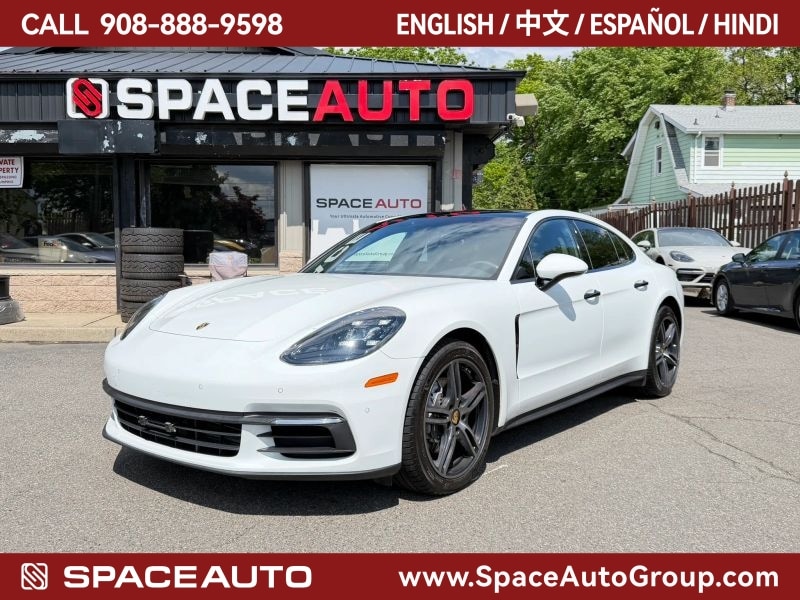 2018 Porsche Panamera -'s photo