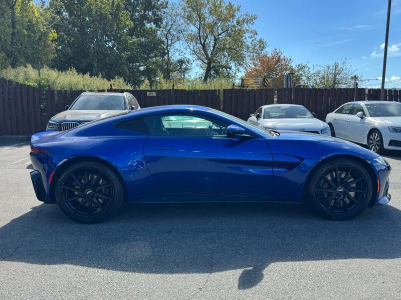 2020 Aston Martin Vantage photo 4