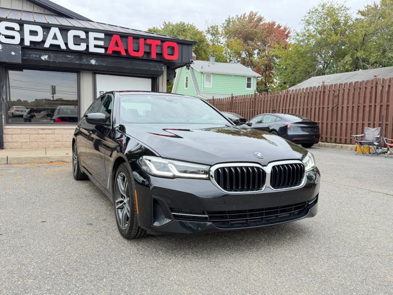 Used 2021 BMW 5 Series 530i xDrive Sedan 4D Sedan