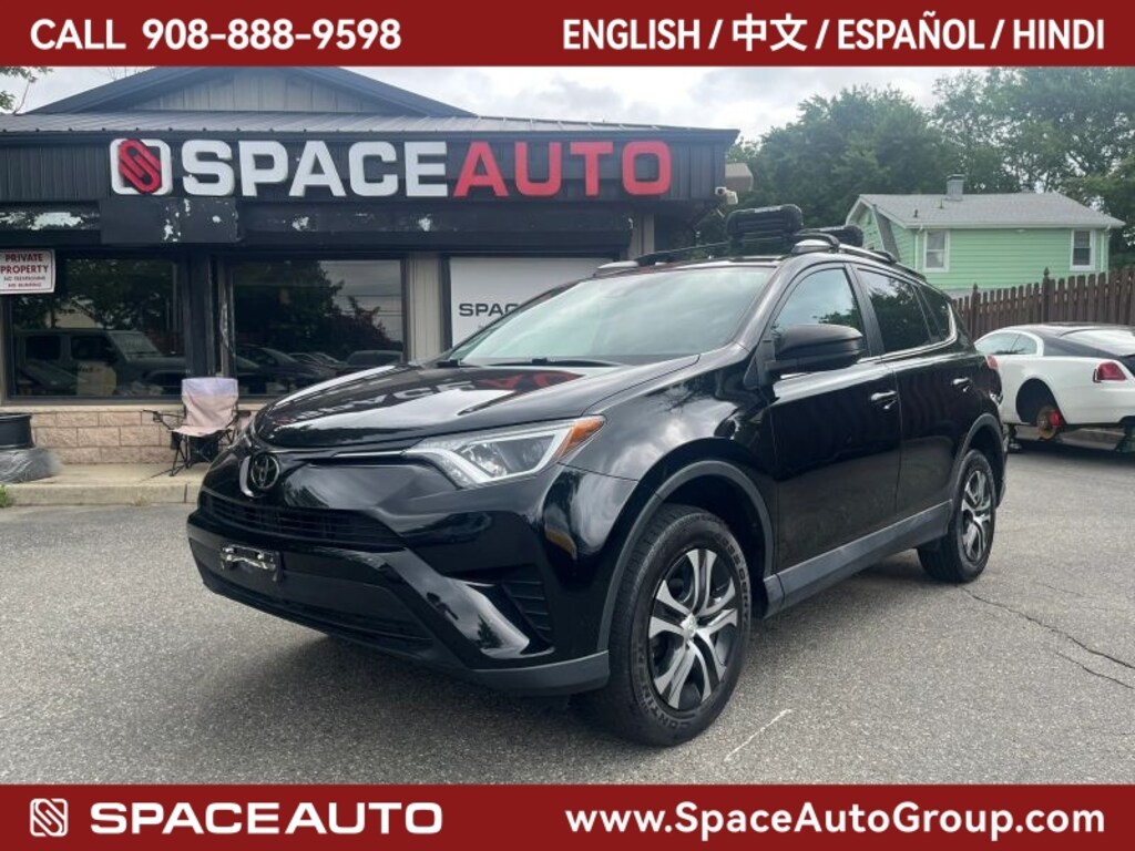 Used 2018 Toyota RAV4 LE Sport Utility 4D SUV