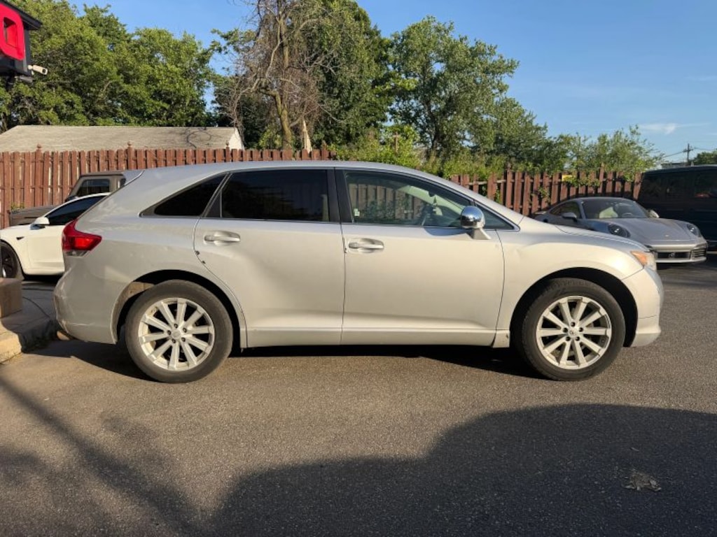 Used 2010 Toyota Venza Wagon 4D Wagon