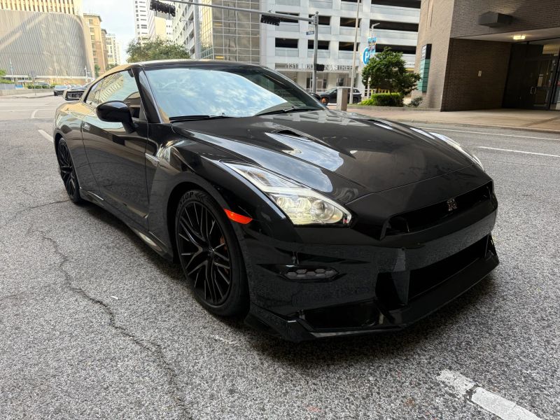 2024 Nissan GT-R Premium photo 3