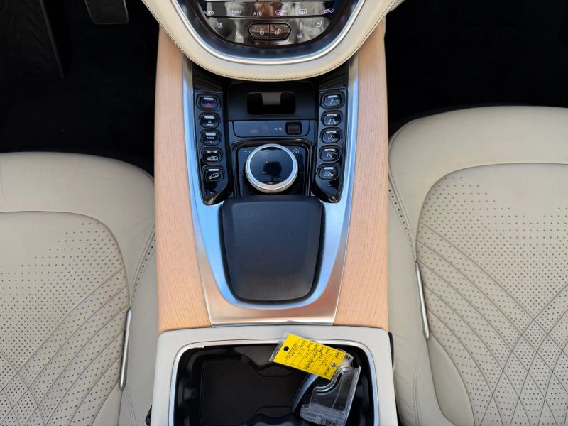 2021 Aston Martin DBX Base - Photo 17