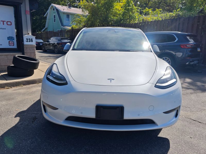 2022 Tesla Model Y Long Range photo 2
