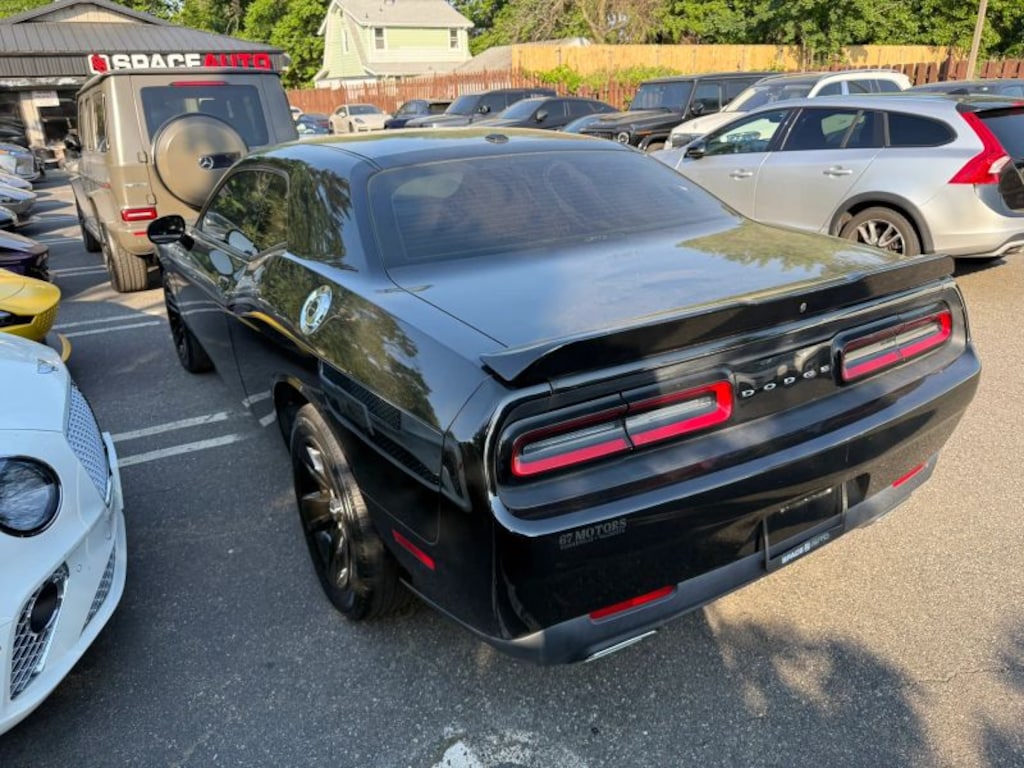 Used 2019 Dodge Challenger SXT Coupe 2D Coupe