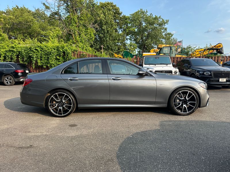 2017 Mercedes Benz E 43 AMG Sedan photo 4