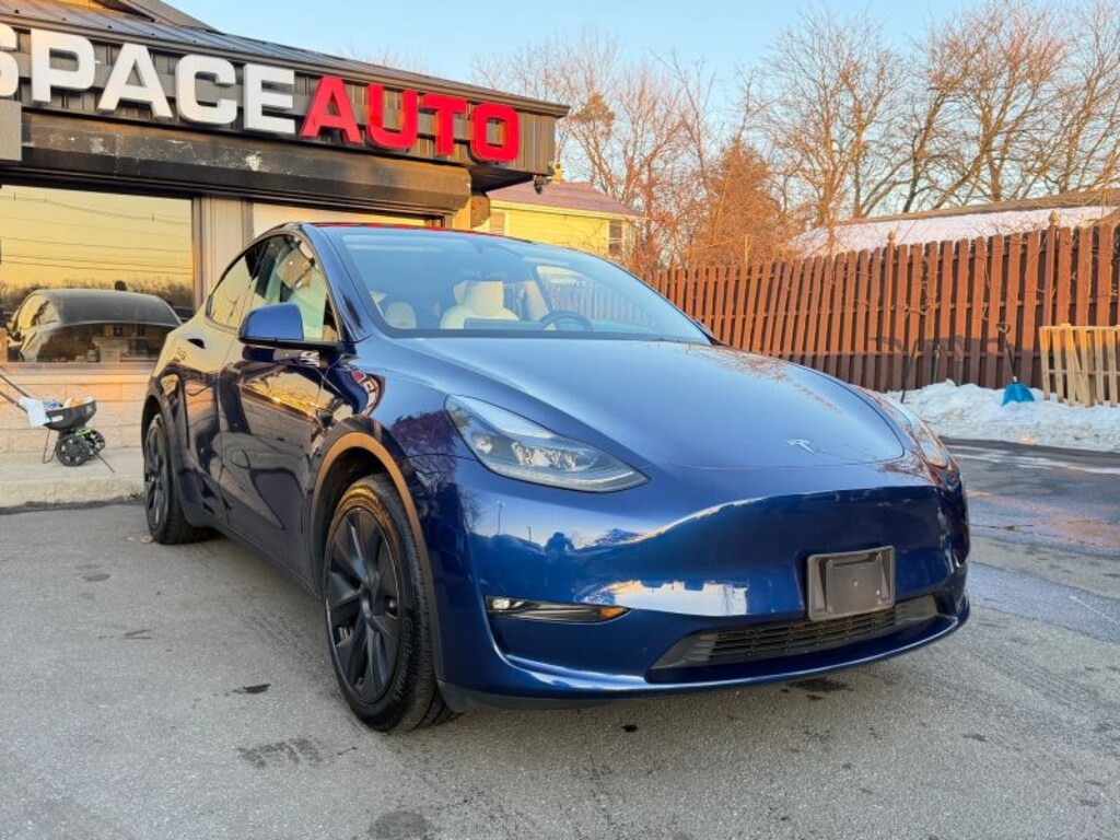 Used 2024 Tesla Model Y Long Range Sport Utility 4D SUV