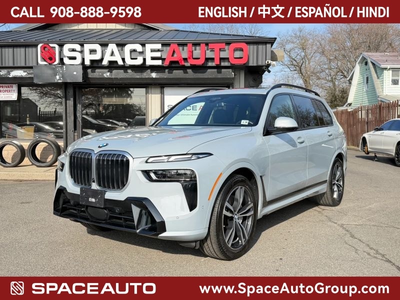 2023 BMW X7 xDrive40i's photo