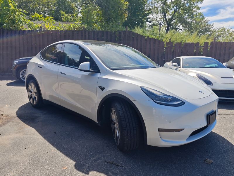 2022 Tesla Model Y Long Range photo 3
