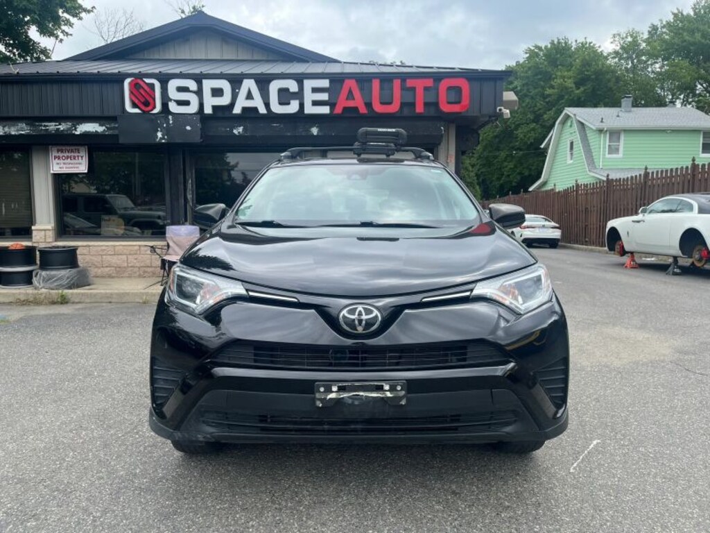 Used 2018 Toyota RAV4 LE Sport Utility 4D SUV