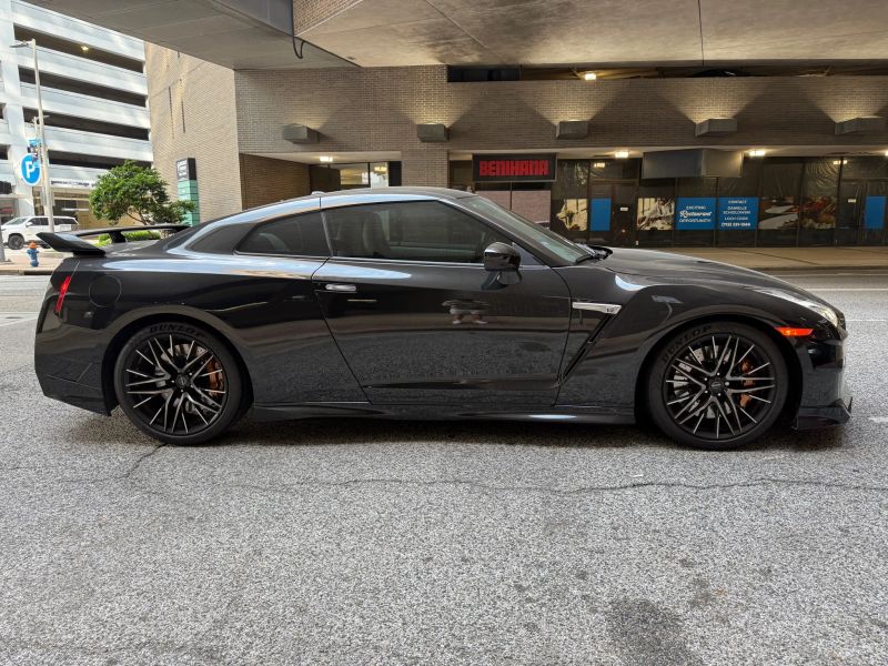 2024 Nissan GT-R Premium photo 4