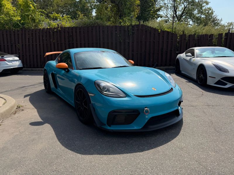 2021 Porsche Cayman GT4 photo 2