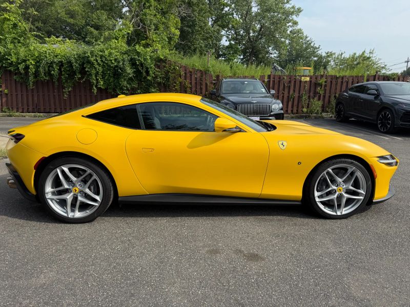 2022 Ferrari Roma photo 4