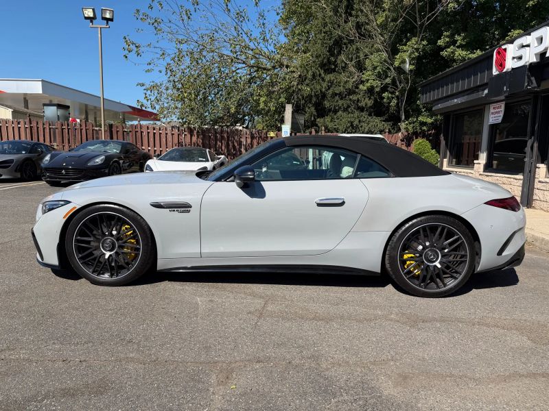 2022 Mercedes Benz SL AMG 63 photo 3