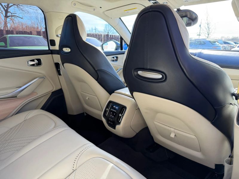 2021 Aston Martin DBX Base - Photo 26