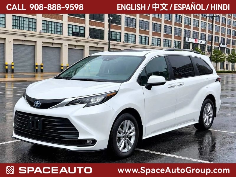 2025 Toyota Sienna XLE