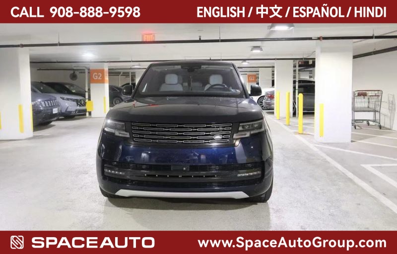 2023 Land Rover Range Rover SE's photo