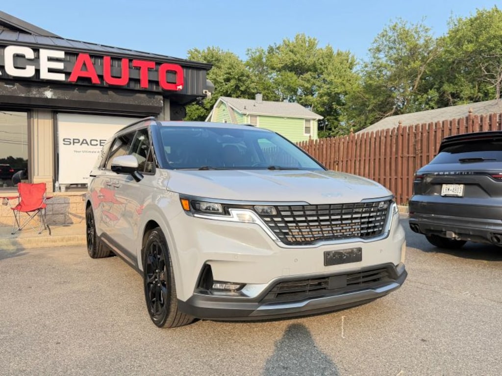 Used 2023 Kia Carnival SX Prestige Minivan 4D Van