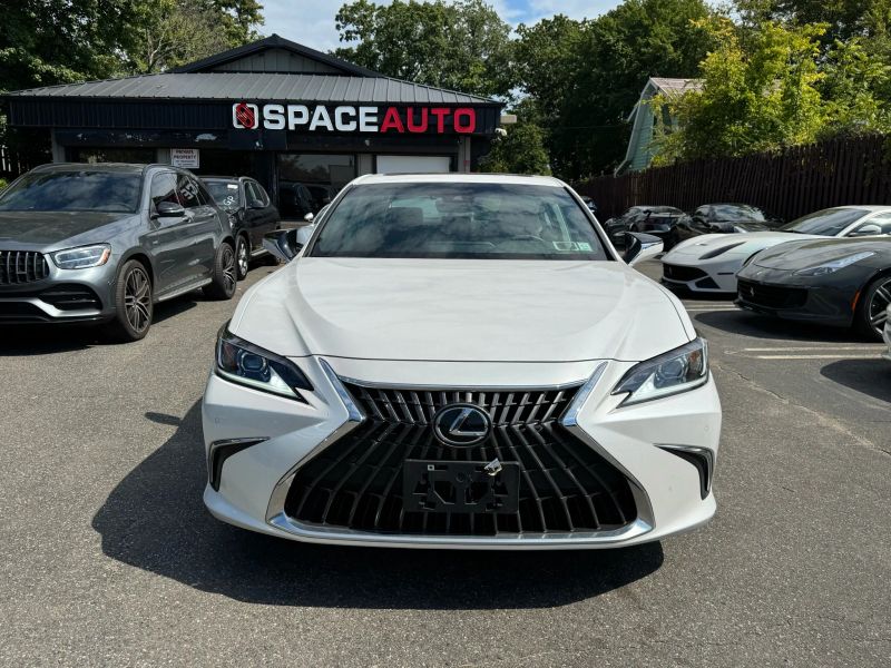 2023 Lexus ES 350 photo 2
