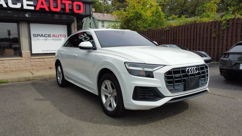 2019 Audi Q8 Premium photo 3