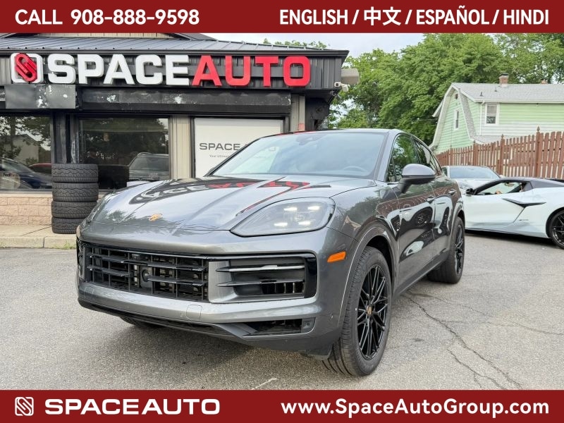 2024 Porsche Cayenne -'s photo