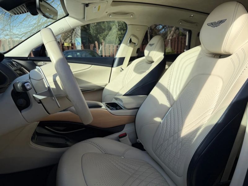 2021 Aston Martin DBX Base - Photo 19