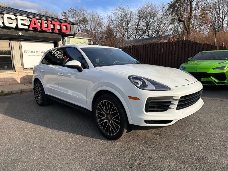 2021 Porsche Cayenne photo 3