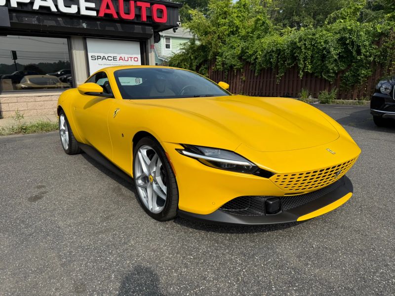 2022 Ferrari Roma photo 3