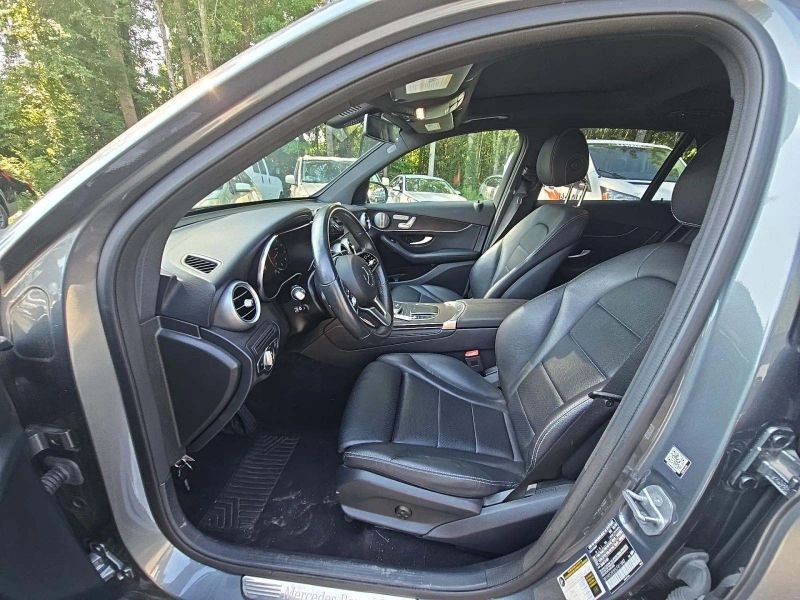 2020 Mercedes Benz GLC 300 4MATIC photo 3
