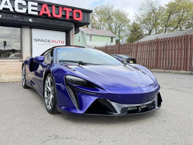 Used 2023 McLaren Artura Coupe 2D Coupe