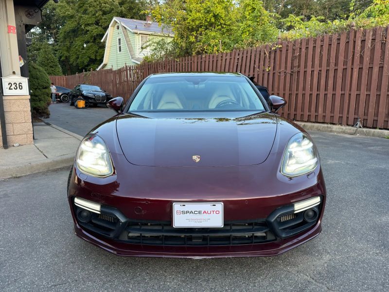 2018 Porsche Panamera Turbo photo 2