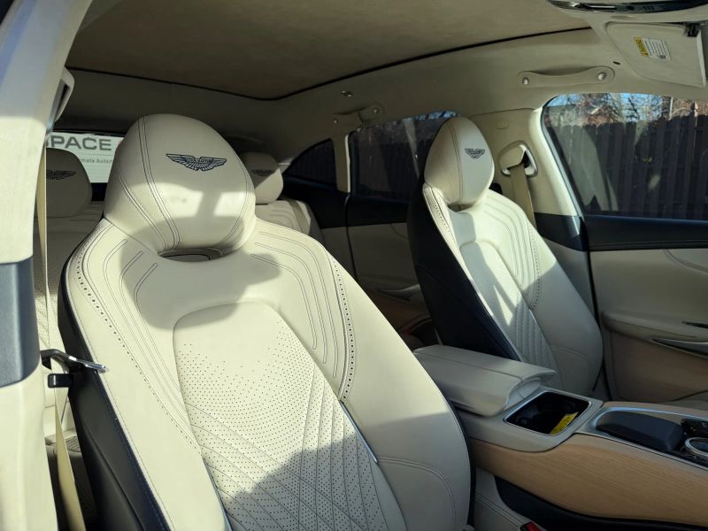 2021 Aston Martin DBX Base - Photo 32