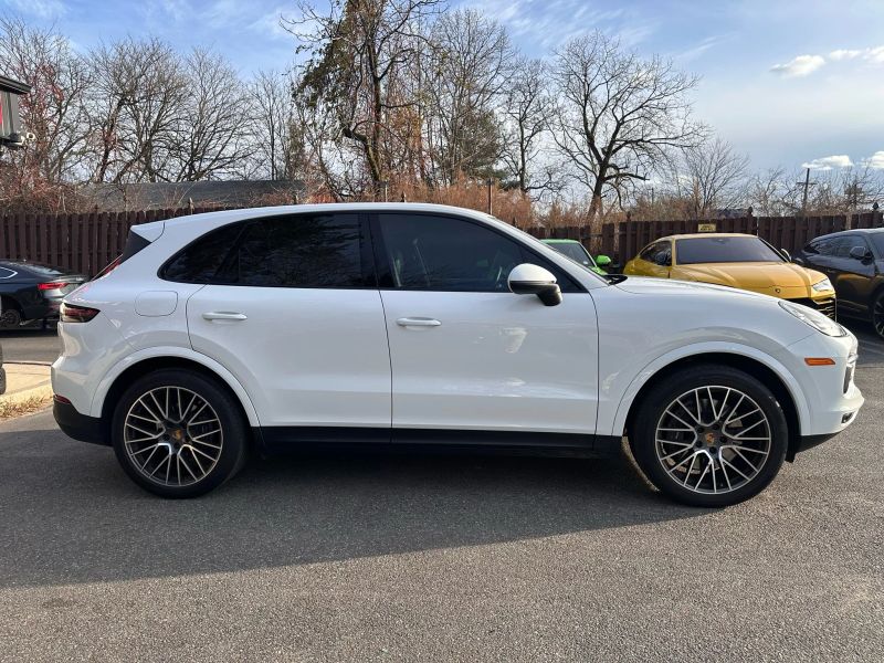 2021 Porsche Cayenne photo 4