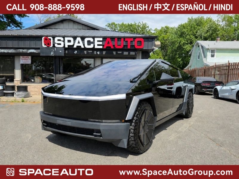 2024 Tesla Cybertruck All-Wheel Drive's photo
