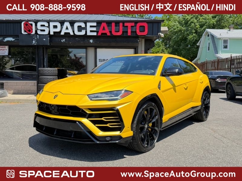 2021 Lamborghini Urus's photo