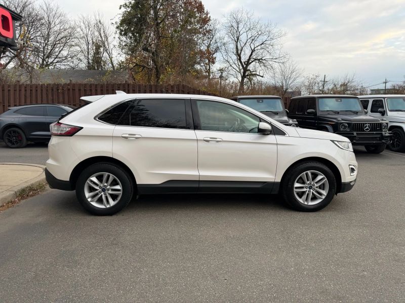 2018 Ford Edge SEL Sport photo 4